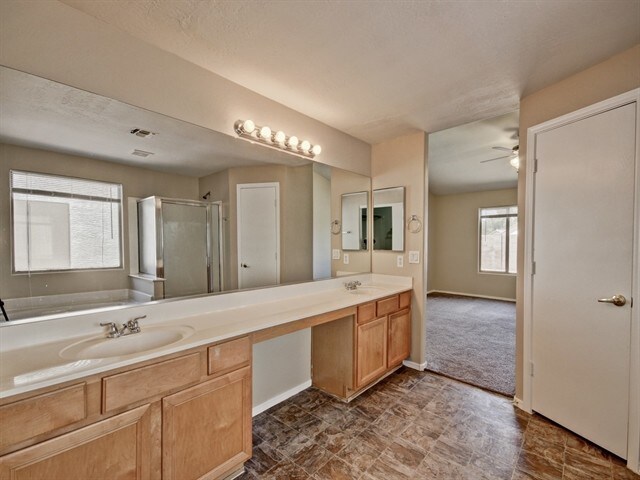 Building Photo - 2604 N 105th Dr