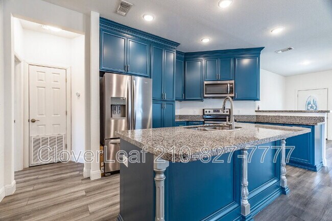 Building Photo - 5707 Midcrown Dr