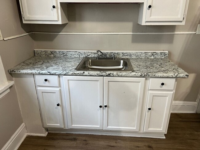 Building Photo - 12022 Griffing Ave