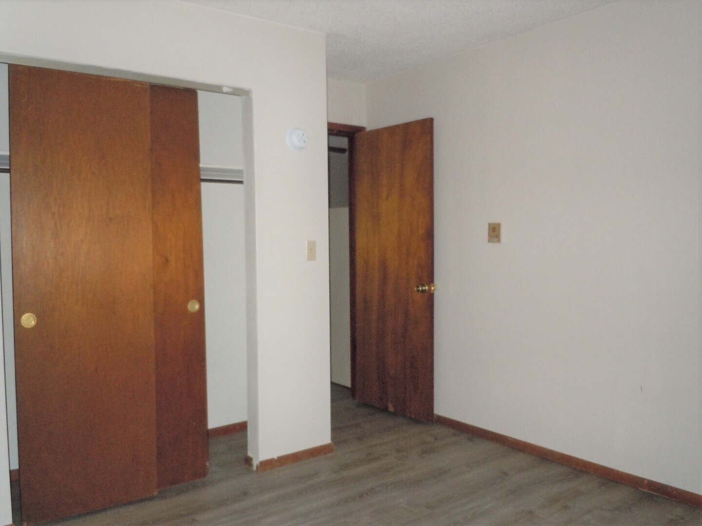 Building Photo - 831 Strong Ave