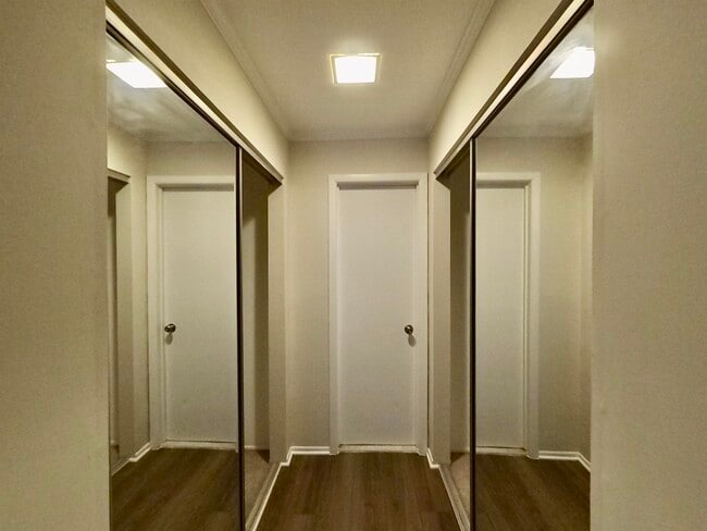 Building Photo - 781 Spinnaker Ct