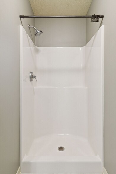 Building Photo - 14246 Garden Way N