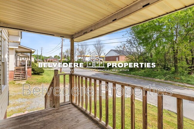 Building Photo - 112 S Raleigh St