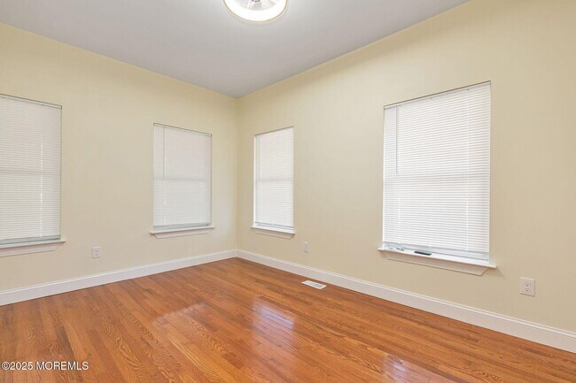 Building Photo - 1222 7th Ave