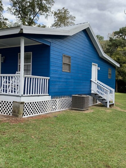 Building Photo - 607 W Mann St