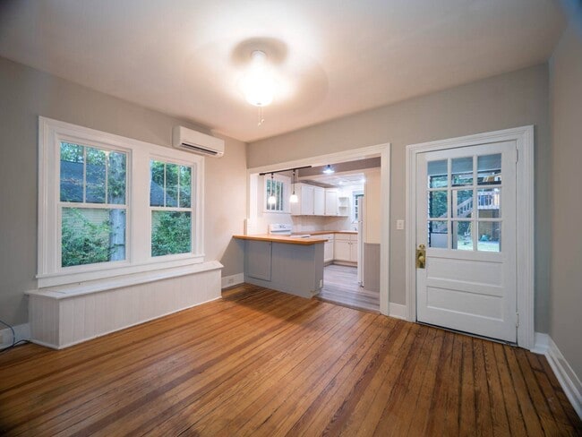 Building Photo - 414 Laurens St NW