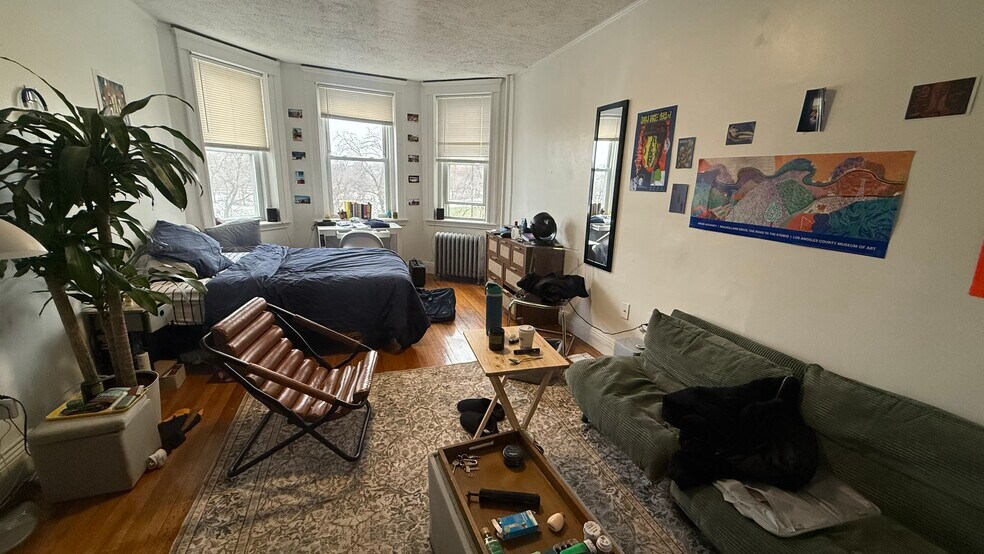 Building Photo - 199 Park Dr