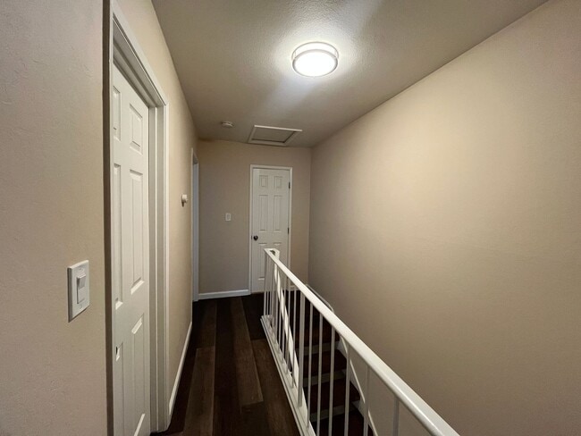 Building Photo - Townhouse in San Jose, CA Available Now!