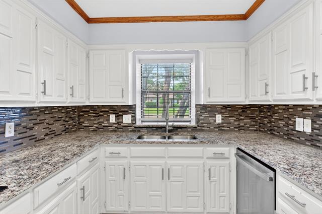 Building Photo - 918 Green Brook Dr