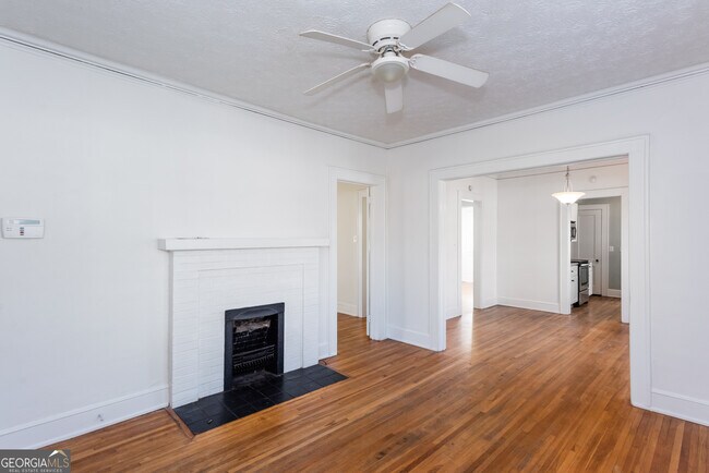 Building Photo - 1786 Center Ave