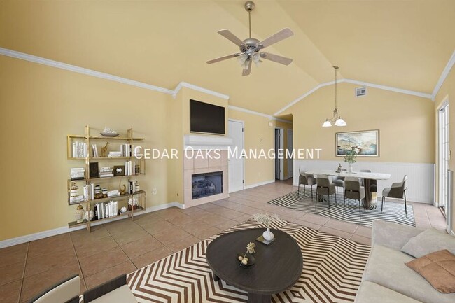 Building Photo - 1302 S C Ct