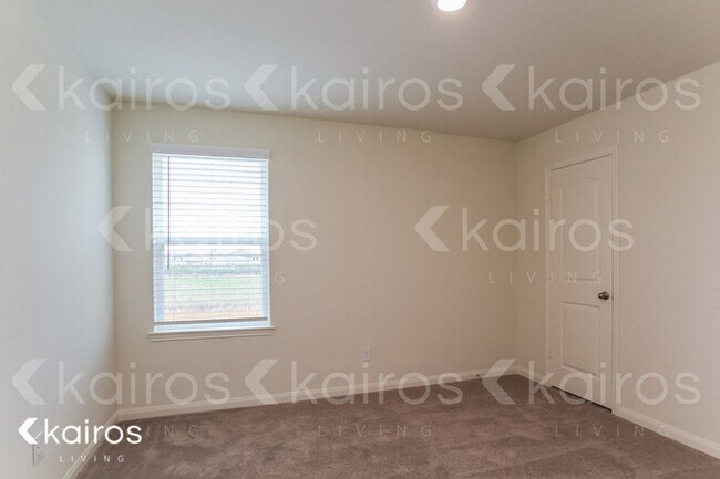 Building Photo - 5518 Sapphire Lagoon Rd