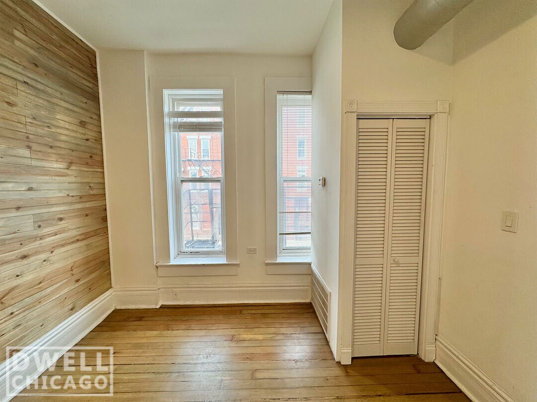 Building Photo - 1362 N Bosworth Ave