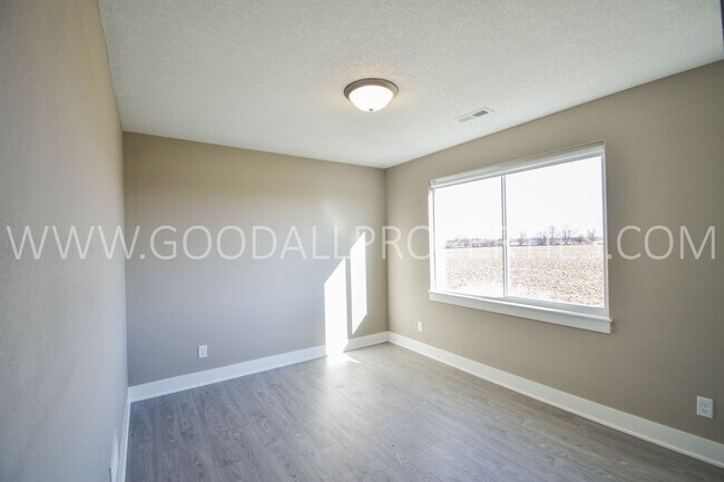 Building Photo - RENT SPECIAL!!! 4-Bedroom, 2.5-Bathroom 2-Story Home in DeSoto!!!