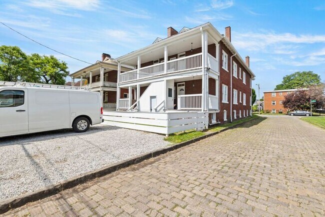Building Photo - 64 N 20th St