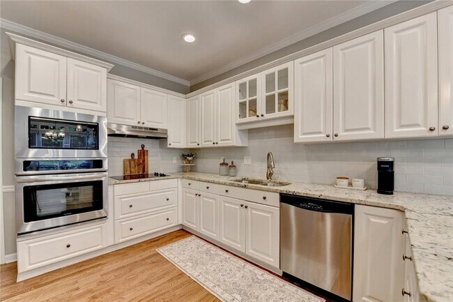 Building Photo - 10665 Wren Ridge Rd