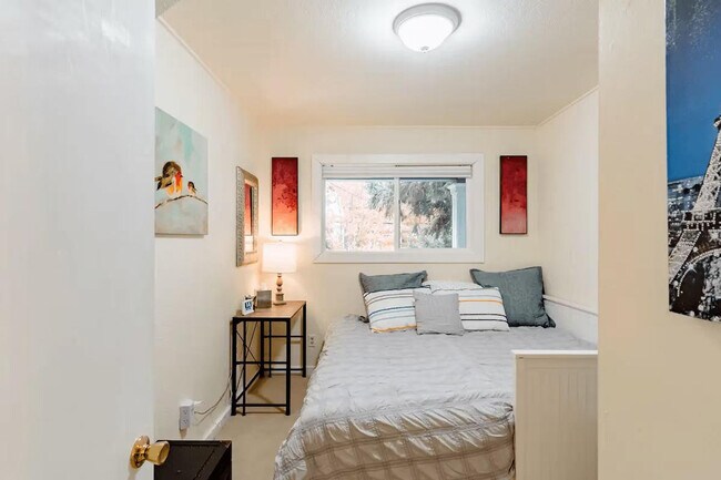 Building Photo - 756 N 76th St