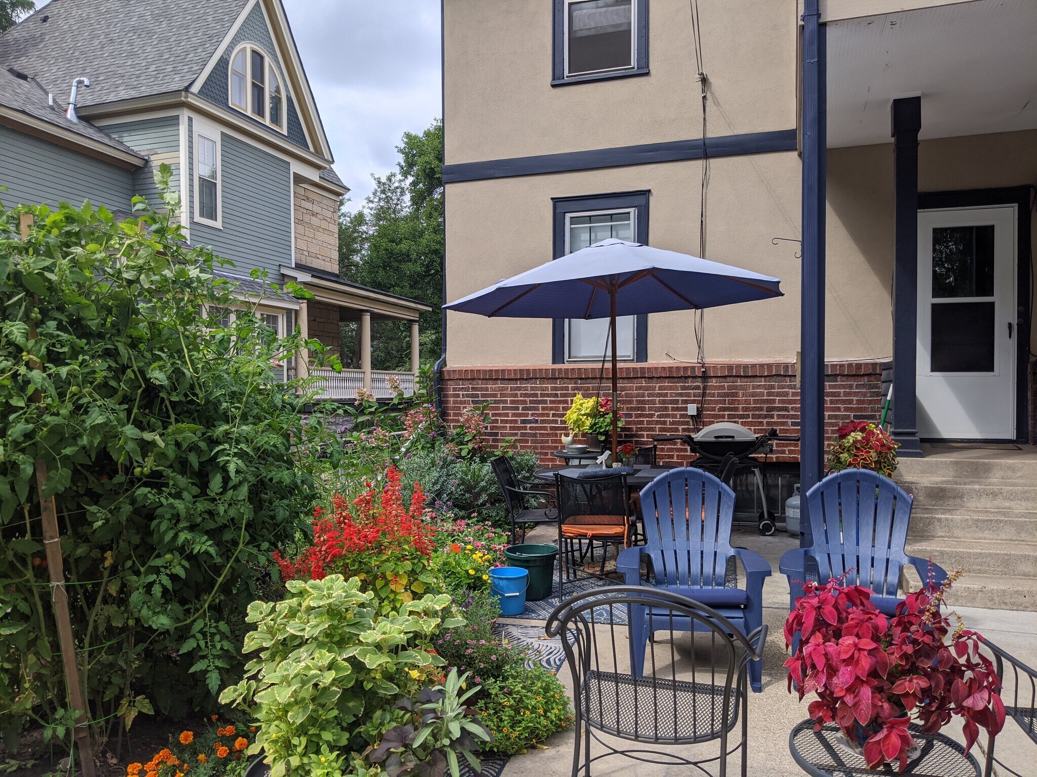Backyard Patio - 826 Osceola Ave