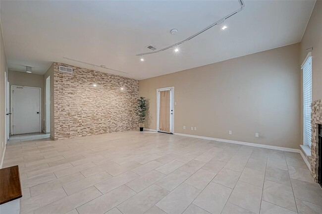 Building Photo - 7348 Regency Square Ct