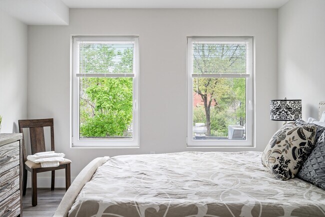 Building Photo - 50 Stedman St