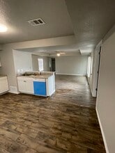 Building Photo - 710 SW 3rd St