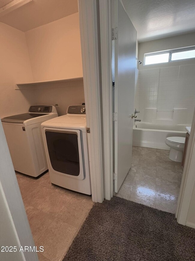 Building Photo - 7207 N 69th Dr
