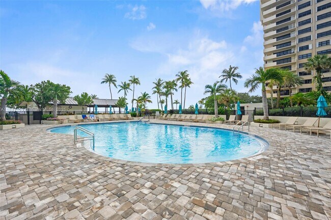 Building Photo - 5000 N Ocean Blvd