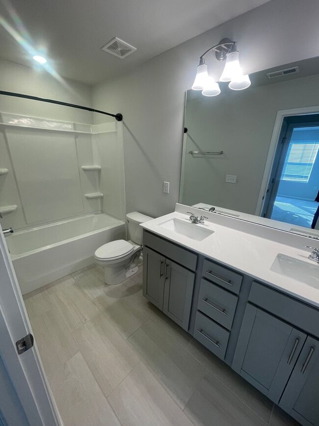 Building Photo - Charming 3 Bedroom Home located in Wake Forest