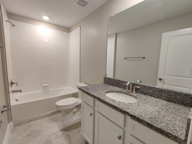 Building Photo - 23240 Willow Glen Way