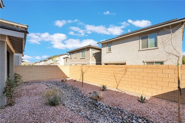 Building Photo - 184 Pace Ave