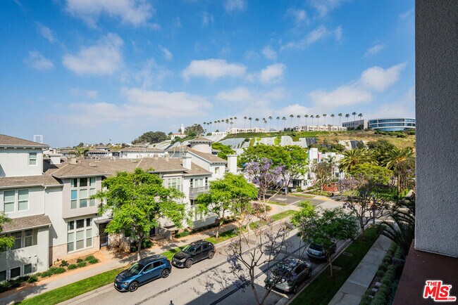 Building Photo - 6030 S Seabluff Dr