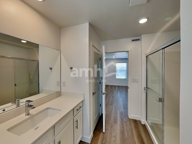 Building Photo - 9639 E Friedel Dr