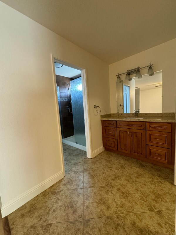 Building Photo - 5921 Clay Basket Dr