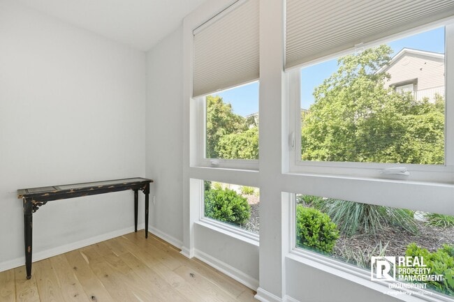 Building Photo - East Bridge Town Lofts Living | Prime Location Near Downtown Charleston