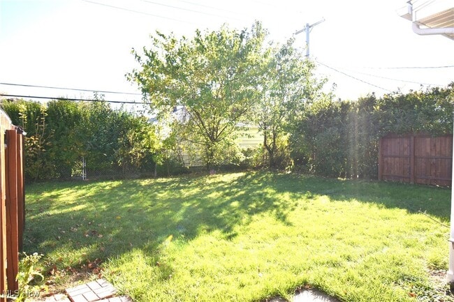 Building Photo - 2761 Forestview Ave