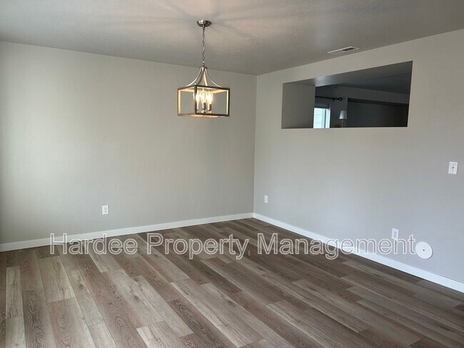 Building Photo - 7051 W Plateau Crk Dr