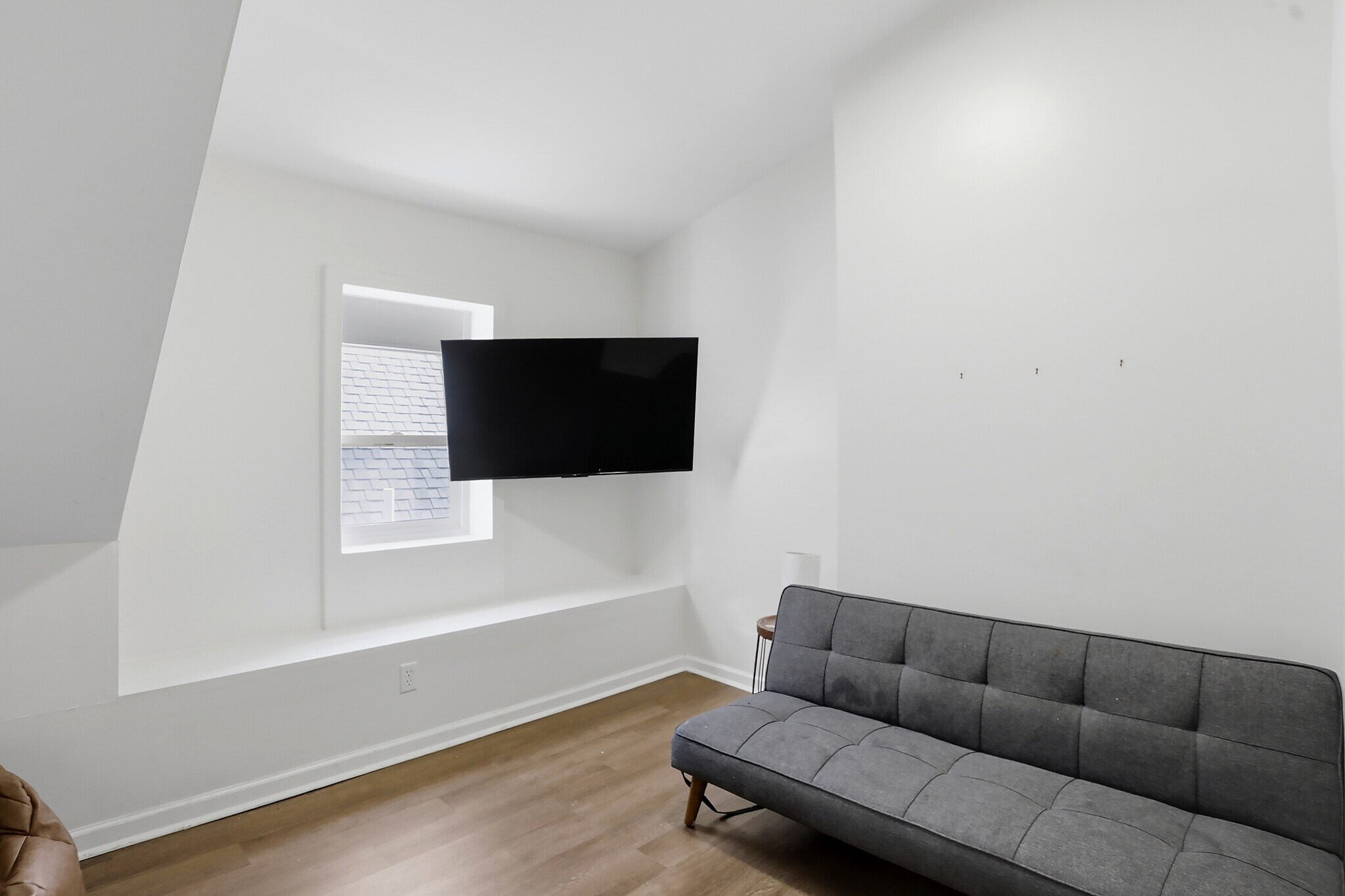 Building Photo - 941 E Raymond St