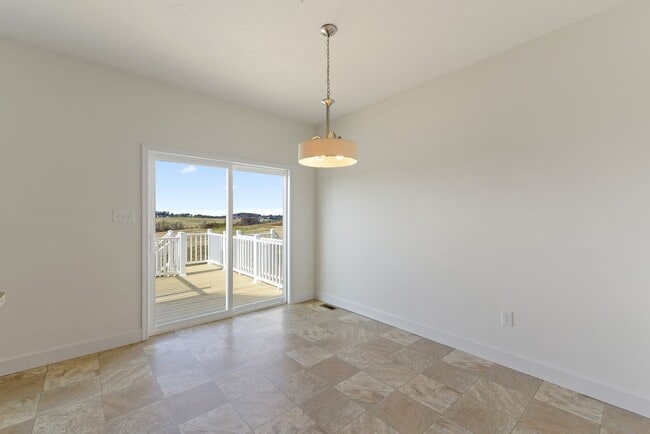 Building Photo - Luxury Hanover Townhome!