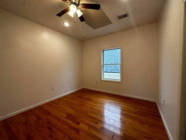 Building Photo - 134 Bostwick Ave