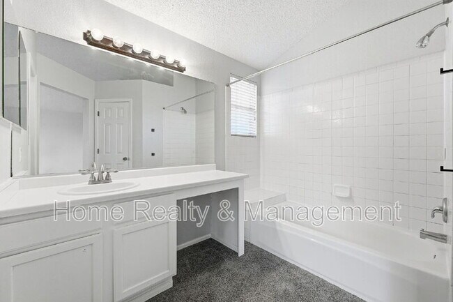 Building Photo - 13223 Quivas St