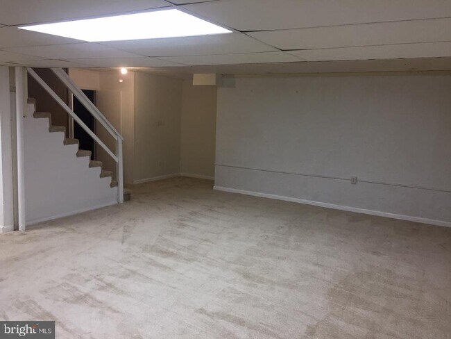 Building Photo - 5205 Pumphrey Dr