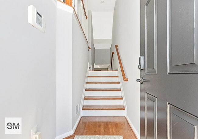 Building Photo - 7257 Stallings Dr