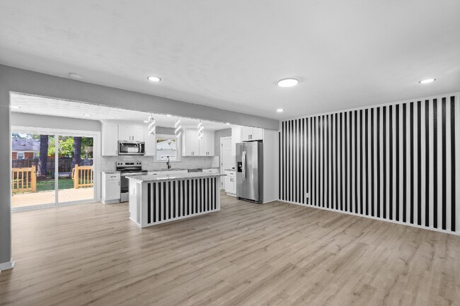 Building Photo - 4916 Orleans Dr