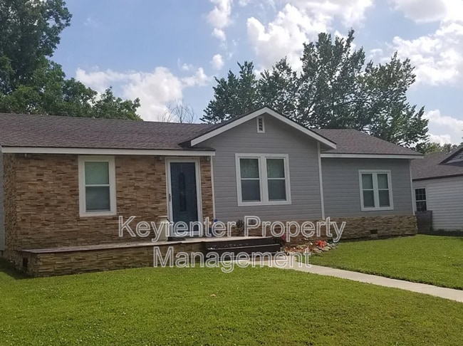 Primary Photo - 309 E 12th Pl