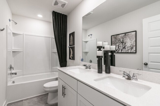 Building Photo - Modern Townhome