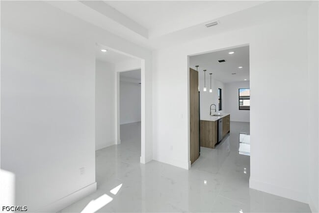 Building Photo - 1144 Edelweiss St E