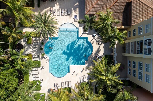 Building Photo - 19901 E Country Club Dr