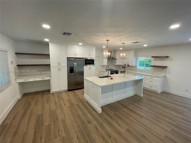 Building Photo - 10343 SW 114th St