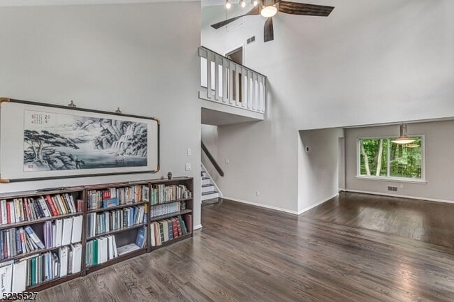 Building Photo - 33 Highmount Ave