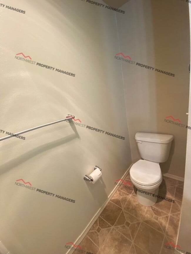 Building Photo - STATUS: AVAILABLE | R202 | $1695.00 + $100...